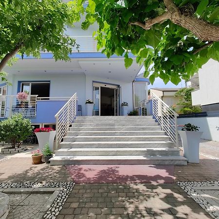 Hotel Moderno - Bed & Breakfast 切尔维亚 外观 照片