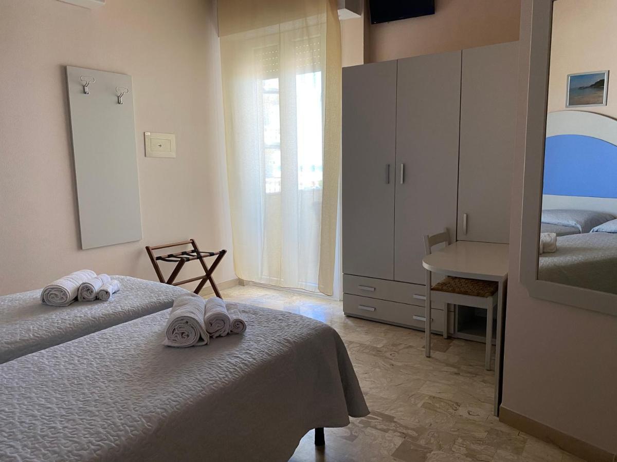 Hotel Moderno - Bed & Breakfast 切尔维亚 外观 照片
