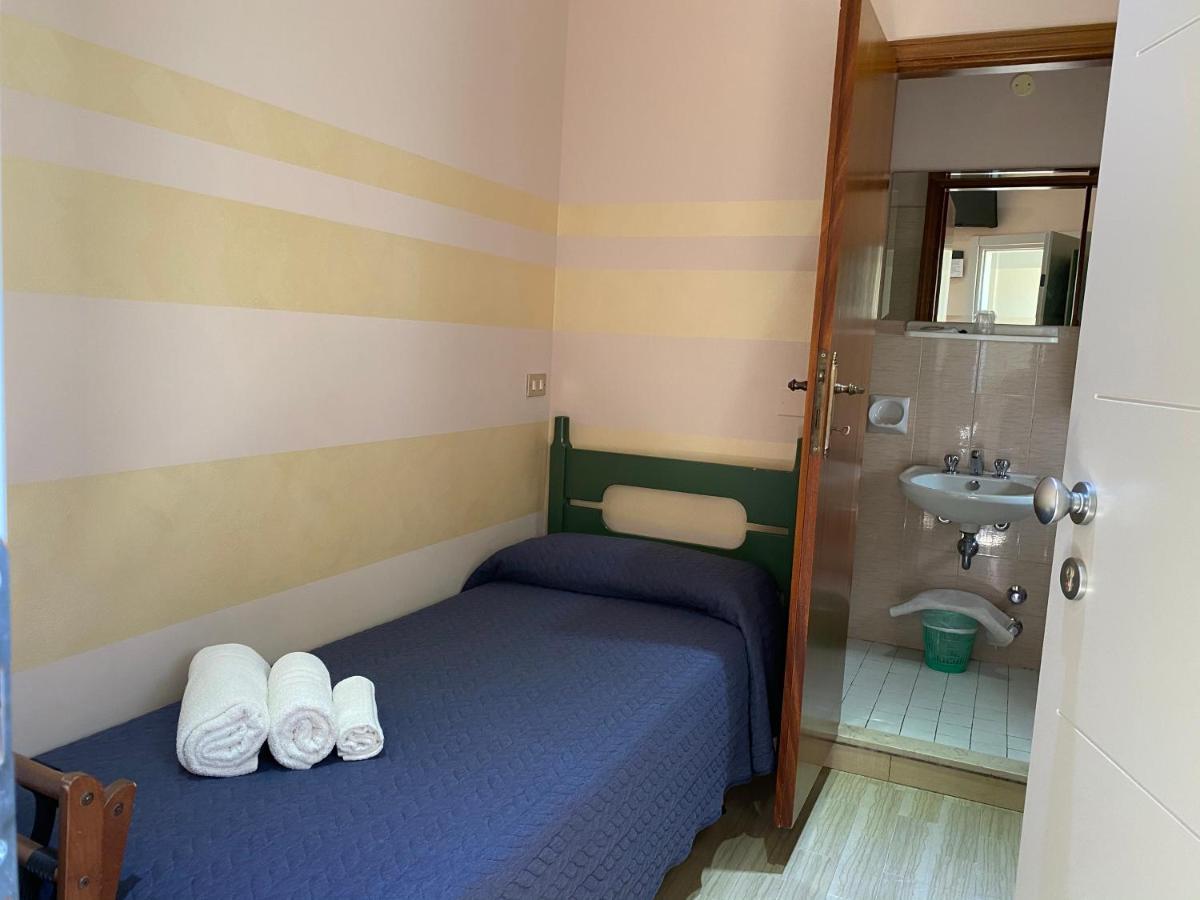 Hotel Moderno - Bed & Breakfast 切尔维亚 外观 照片