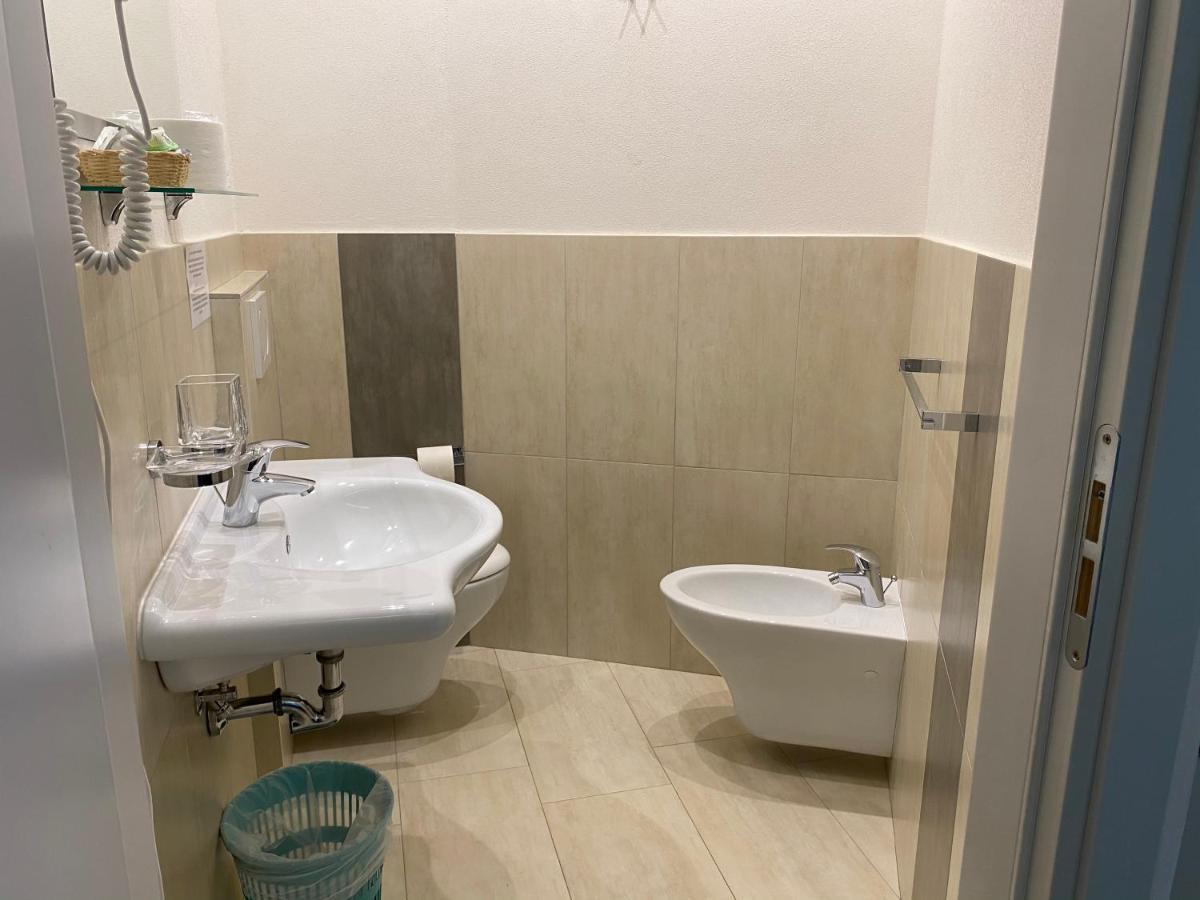Hotel Moderno - Bed & Breakfast 切尔维亚 外观 照片
