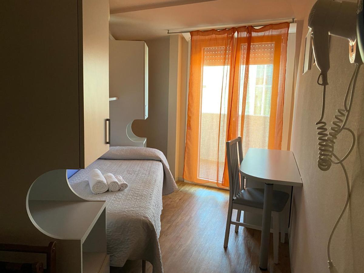 Hotel Moderno - Bed & Breakfast 切尔维亚 外观 照片