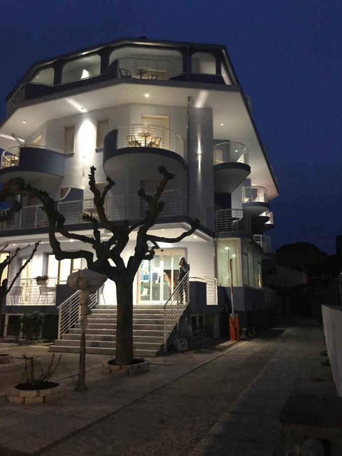 Hotel Moderno - Bed & Breakfast 切尔维亚 外观 照片
