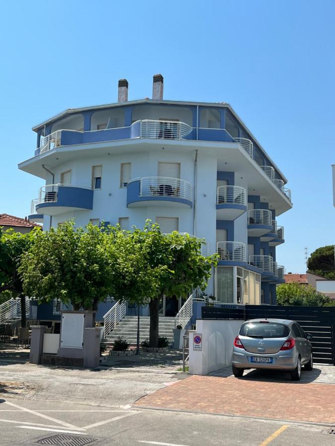 Hotel Moderno - Bed & Breakfast 切尔维亚 外观 照片