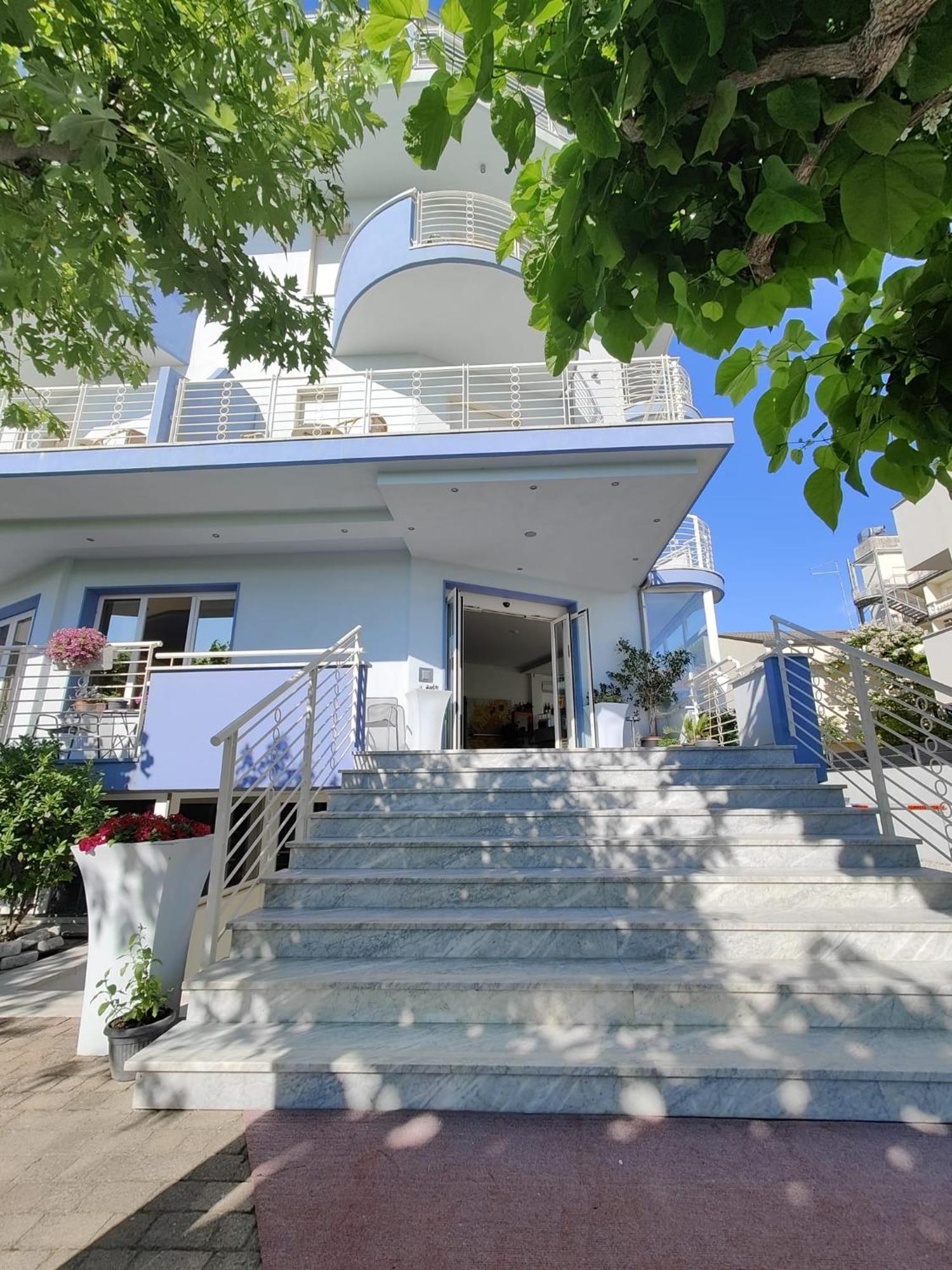 Hotel Moderno - Bed & Breakfast 切尔维亚 外观 照片