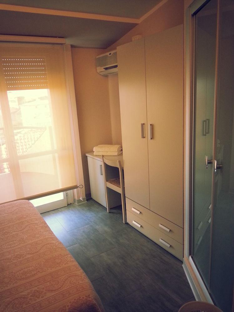Hotel Moderno - Bed & Breakfast 切尔维亚 外观 照片