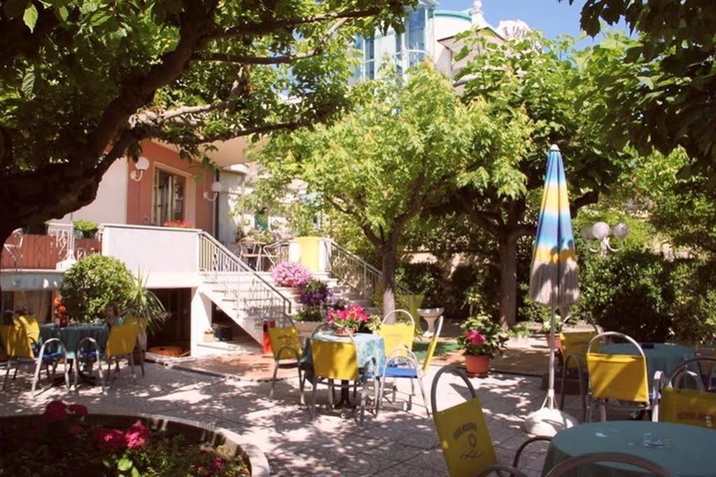 Hotel Moderno - Bed & Breakfast 切尔维亚 外观 照片
