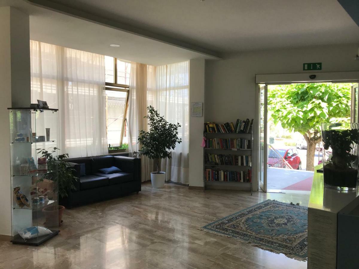 Hotel Moderno - Bed & Breakfast 切尔维亚 外观 照片
