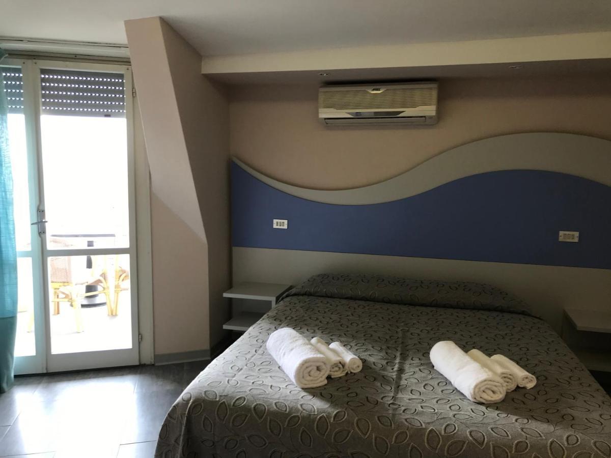 Hotel Moderno - Bed & Breakfast 切尔维亚 外观 照片